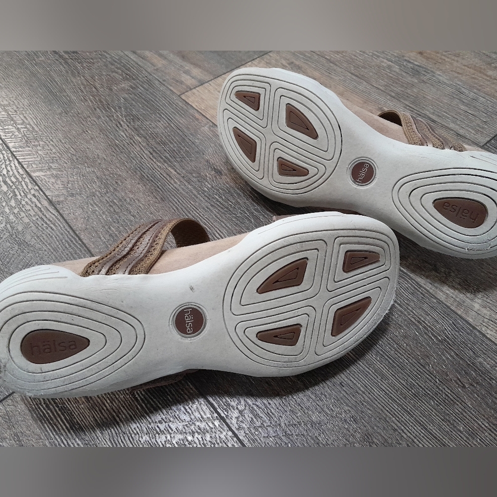 Halsa slip ons - Picture 7 of 8